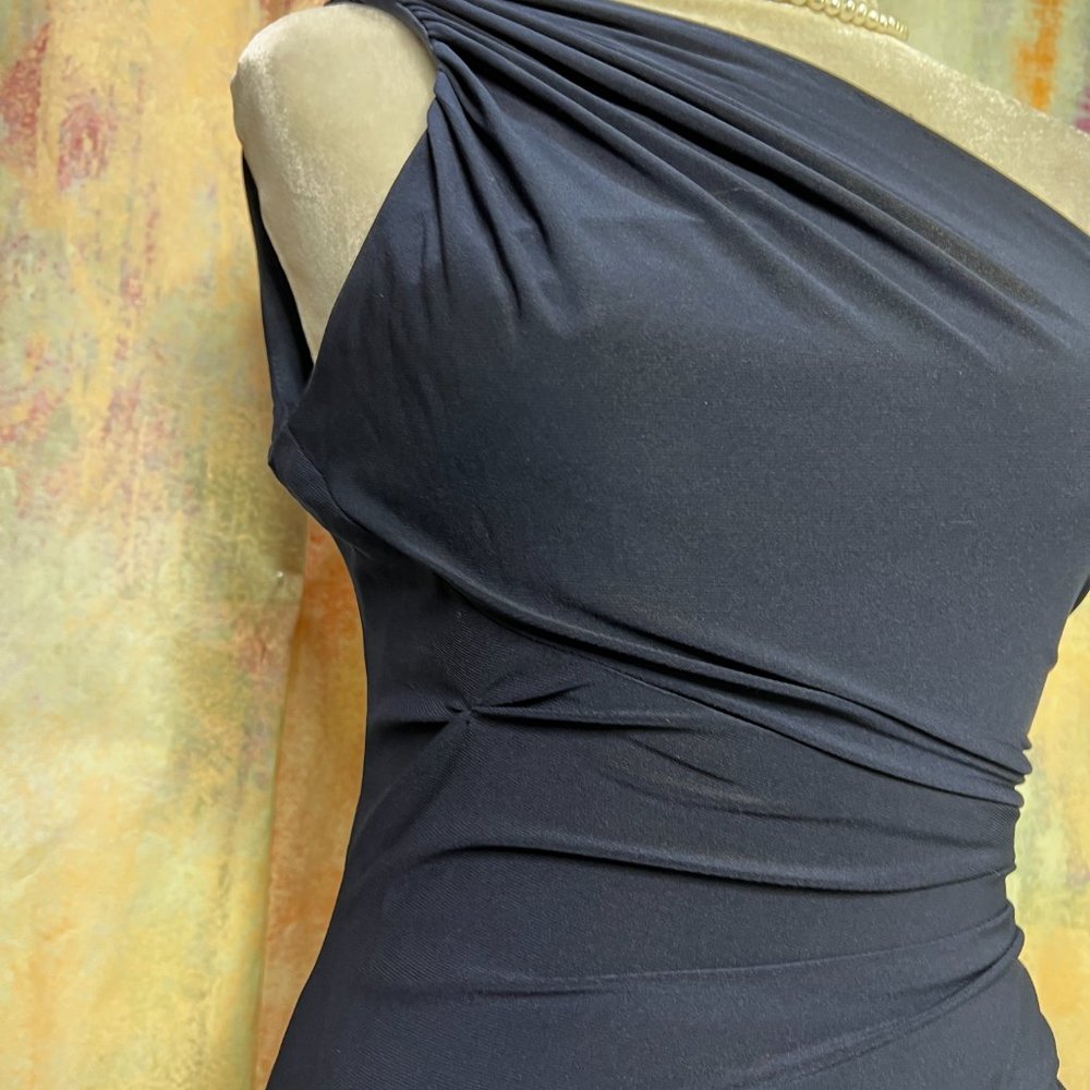 Betsy & Adam Elegant Form-Fitting Single-Shoulder… - image 3